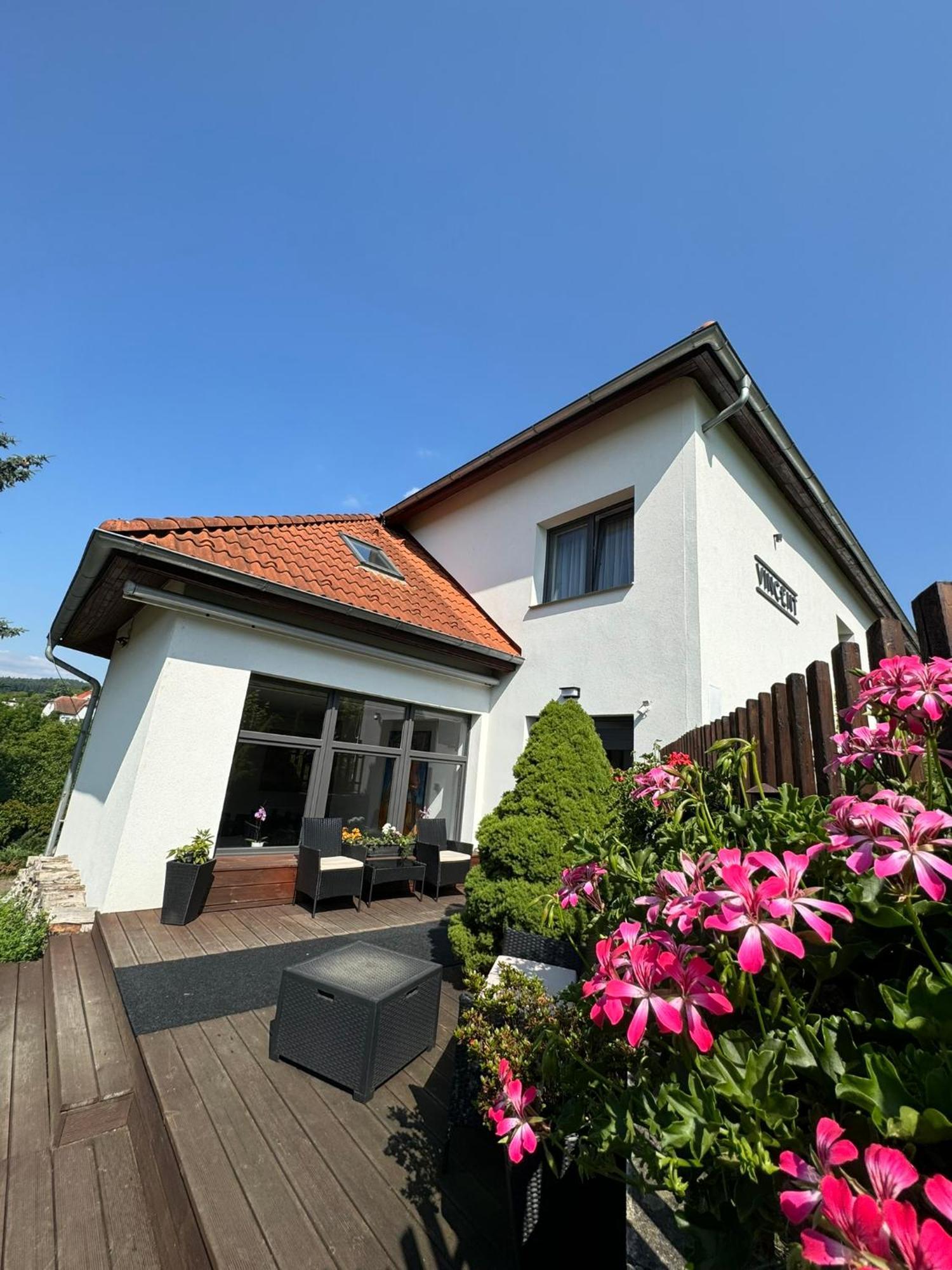 Vincent Hotel